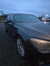BMW 750Li xDrive - 4.4L V8-Motor  - BMW 750 aus 2010
