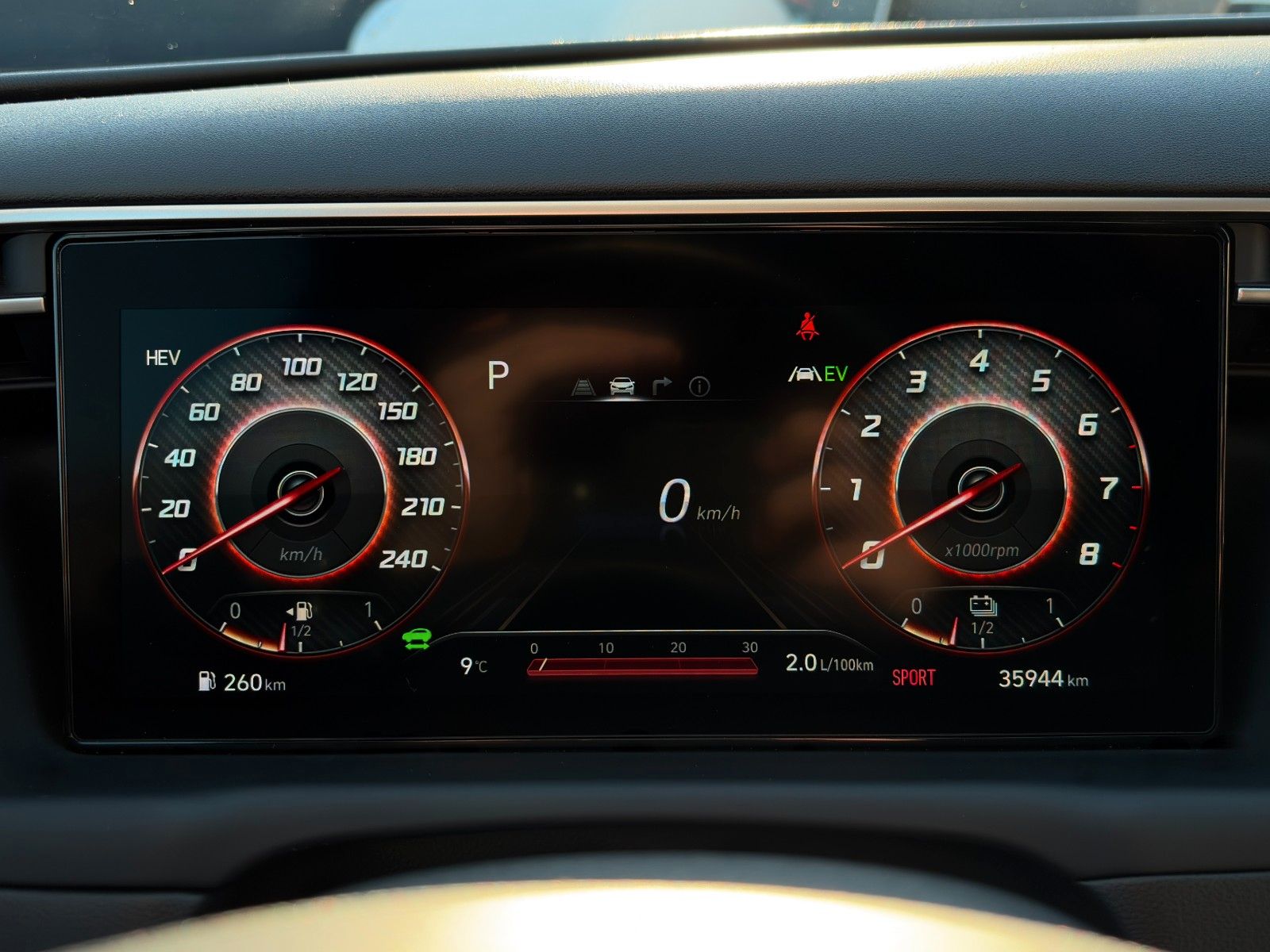 Fahrzeugabbildung Hyundai Tucson 1.6 T-GDI PHEV 4WD KRELL CarPlay 360° LHZ