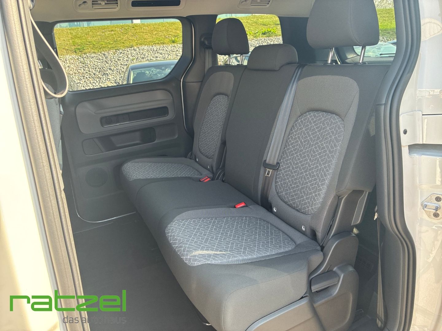 Fahrzeugabbildung Volkswagen ID. Buzz Freestyle Pure Motor: 125 kW / 59 kWh