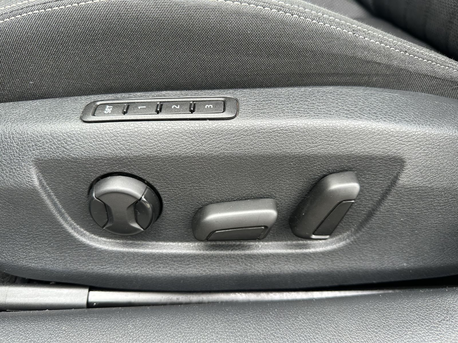 Fahrzeugabbildung SKODA Superb Combi 1.4 TSI iV Style DSG NAV+MATRIX+ACC