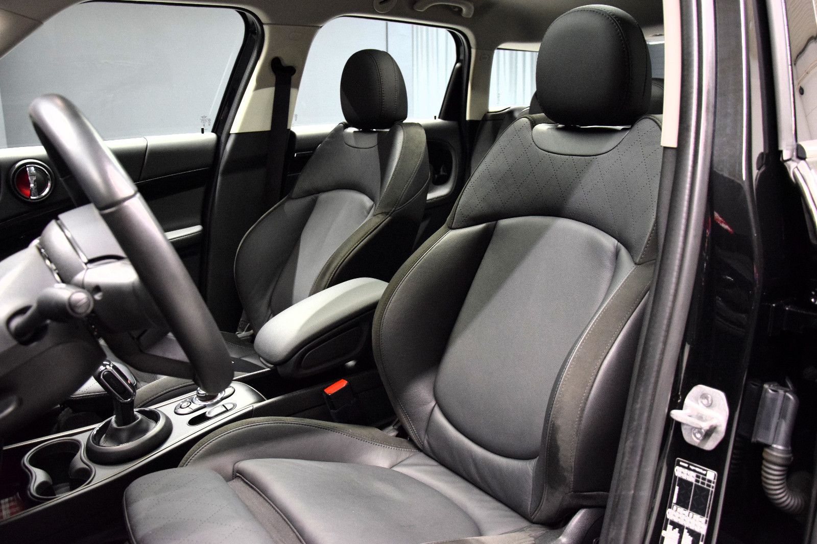 Fahrzeugabbildung MINI Countryman Cooper Classic Trim Premium Plus LED