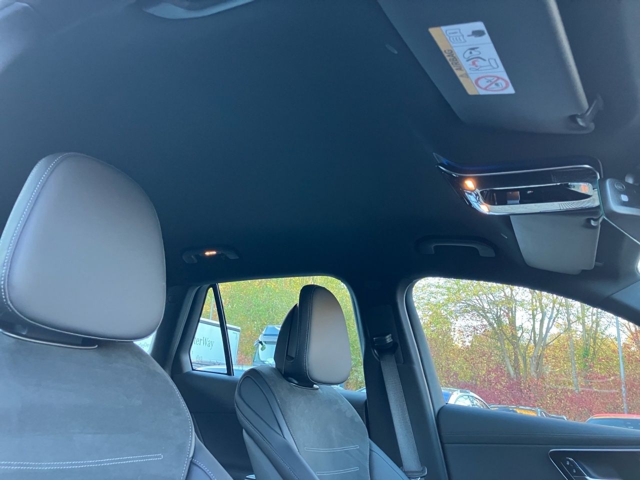 Fahrzeugabbildung Mercedes-Benz GLC 400 e 4M AMG+HEADUP+PROJ.LED+BURM+CARPL+STHZ