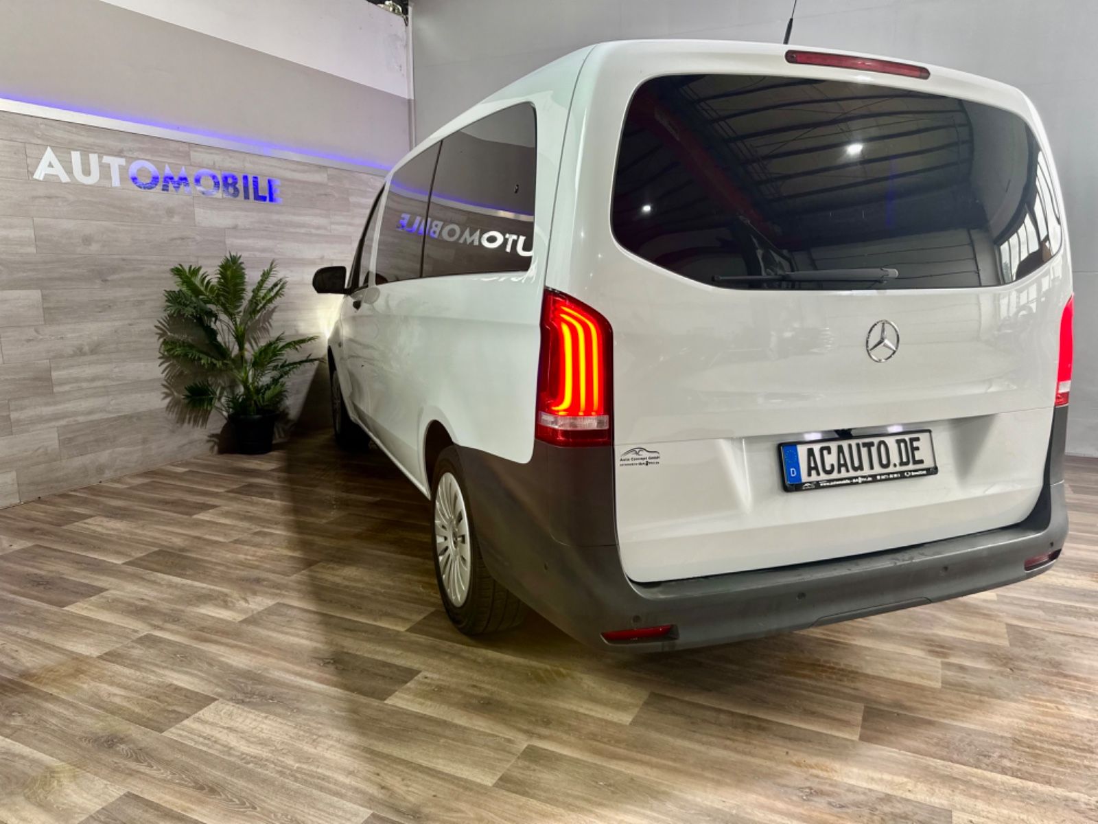 Fahrzeugabbildung Mercedes-Benz Vito Tourer 114 CDI Pro lang*Navi*9S*LED*