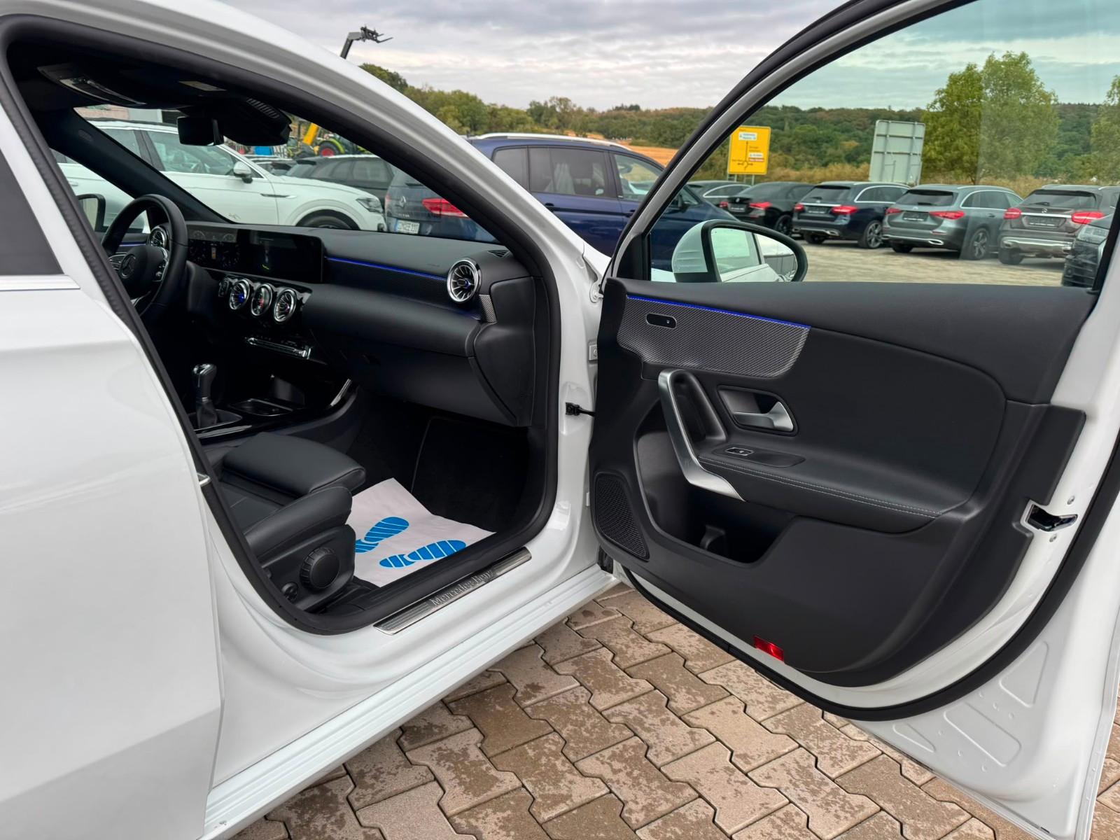 Mercedes-Benz A-Class LED/AMBIENTE/LEDER, миниатюра 16