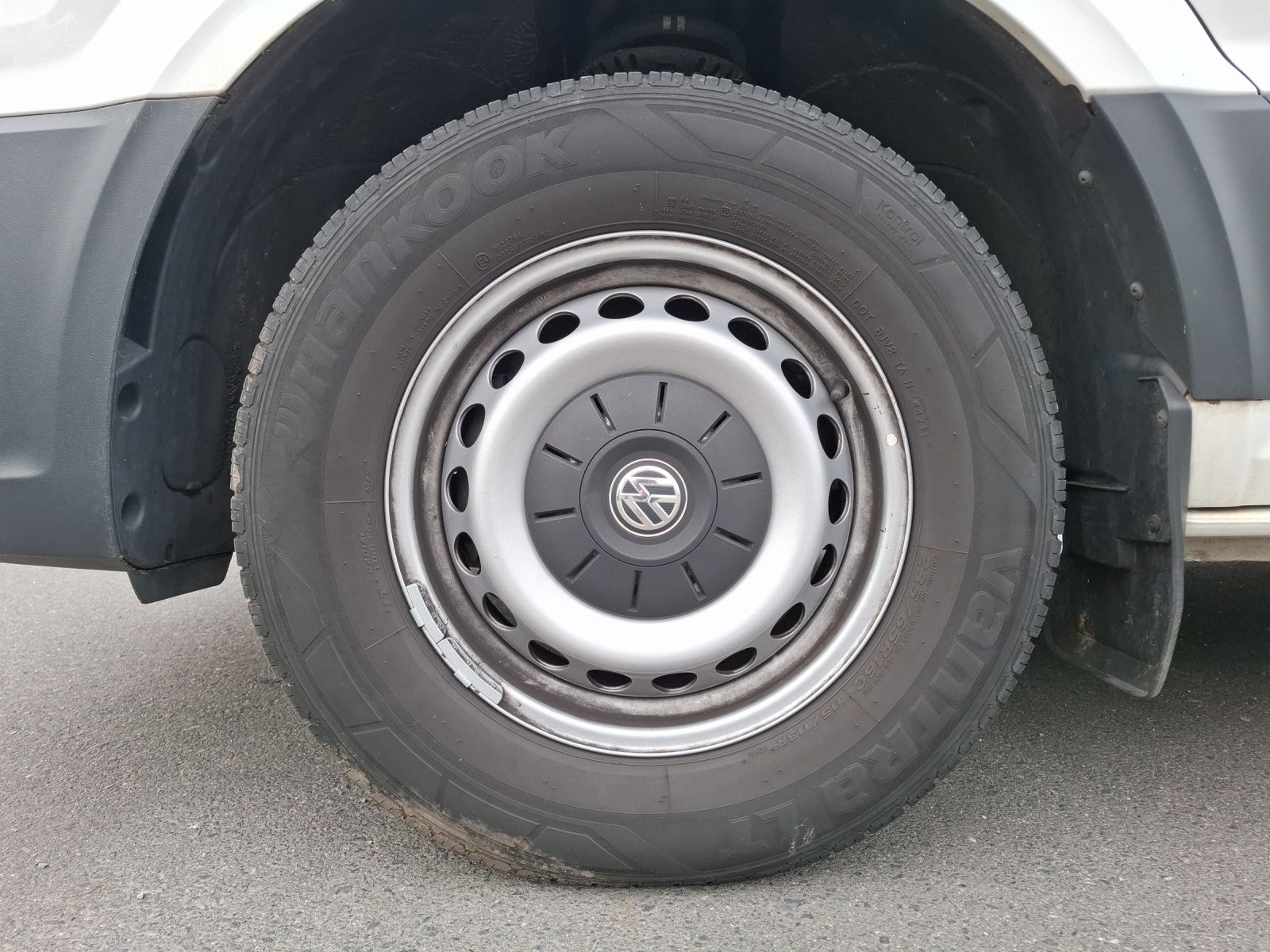 Fahrzeugabbildung Volkswagen Crafter Kasten 35 MR 4Mo 9-Si Rollstuhllift Trit