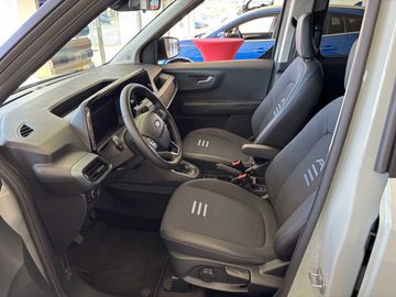 Ford Tourneo Courier 1.0 EcoBoost Active NaviKamera