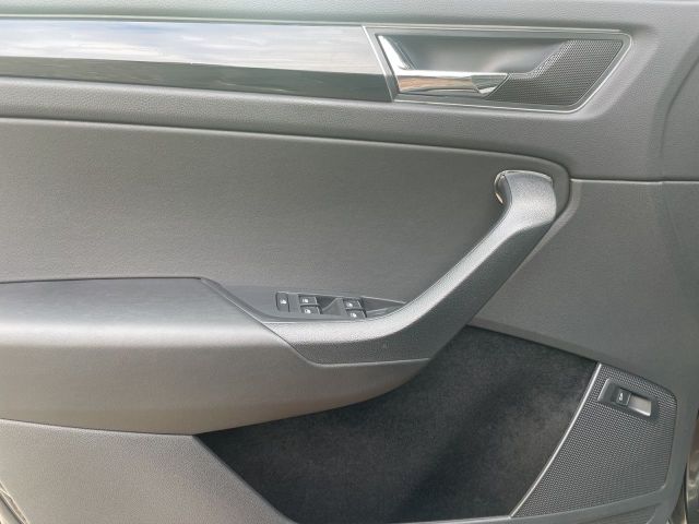 Kodiaq Style 2.0 TSI 4x4 DSG/AHV/elHK/NAVI/360 ?