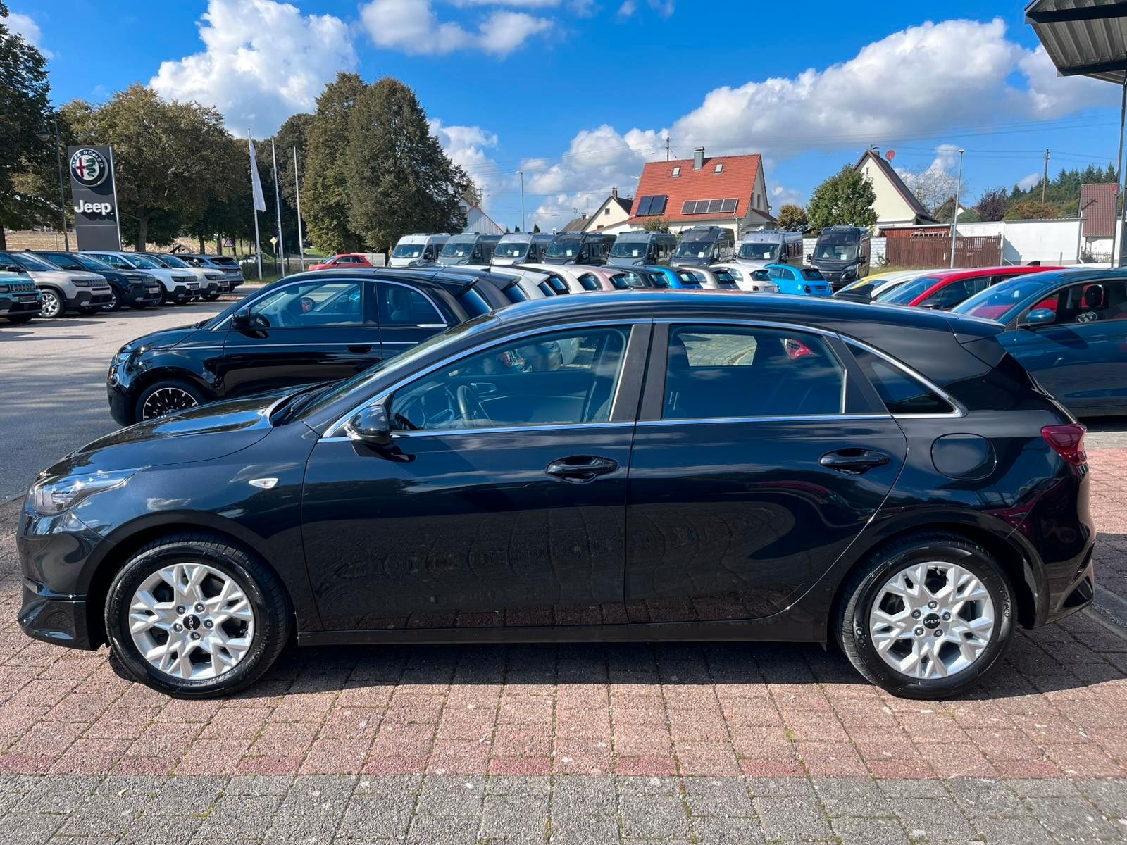 Fahrzeugabbildung Kia CEED_5 1.5T DCT7 JBL ADAS BENZIN