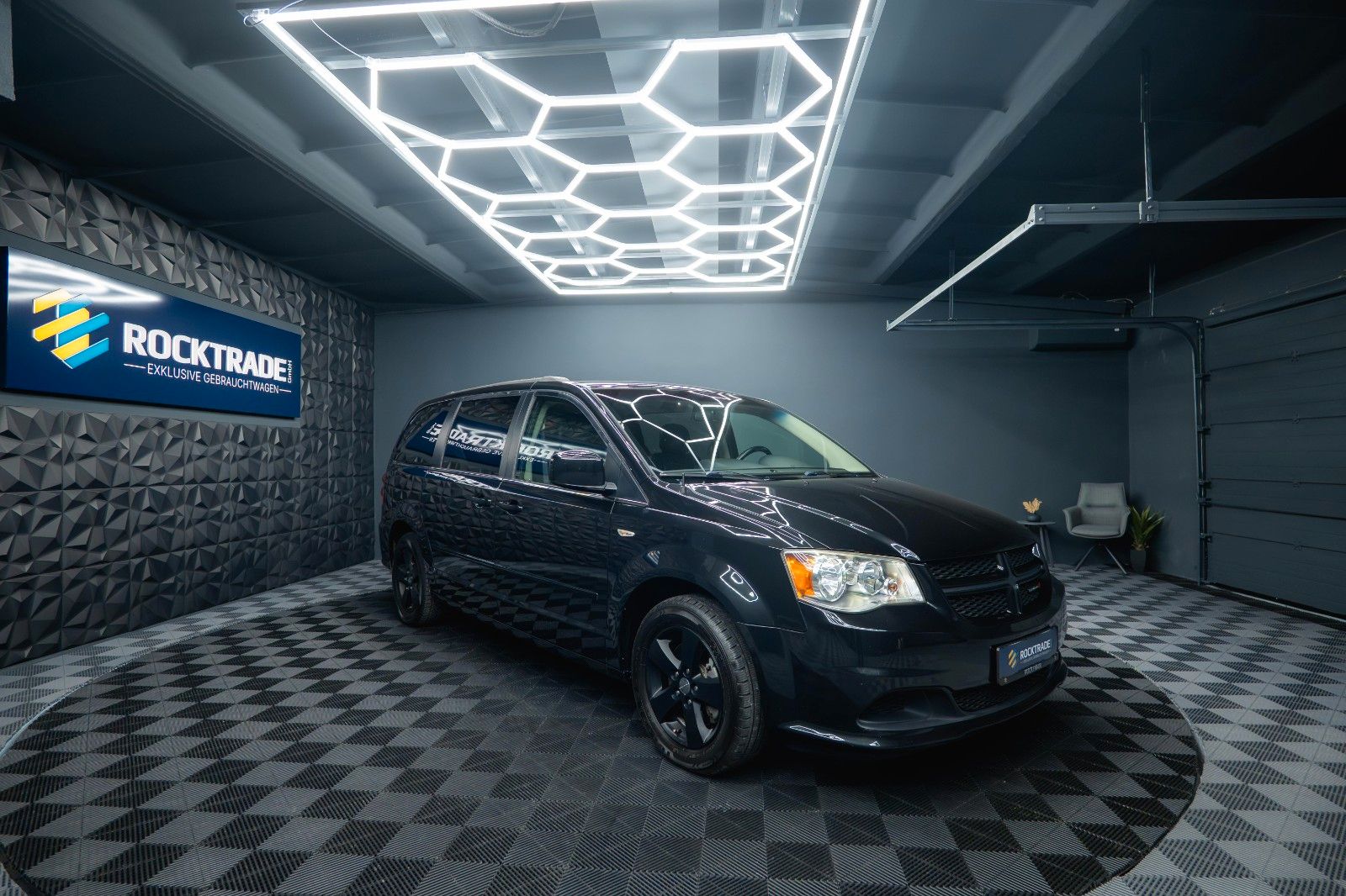 Fahrzeugabbildung Dodge Grand Caravan 3.6 V6 SXT LPG *7 Sitze*TV*Kamera*