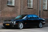 Jaguar XJR 4.2 V8 - Supercharger - 396PS - Youngtimer - schwarze Jaguar XJR