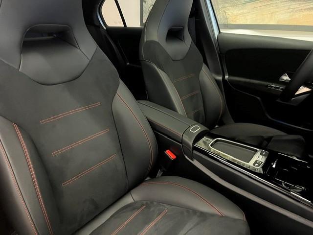 Mercedes-Benz A 250e AMG-Line Panorama Distronic Keyless Go