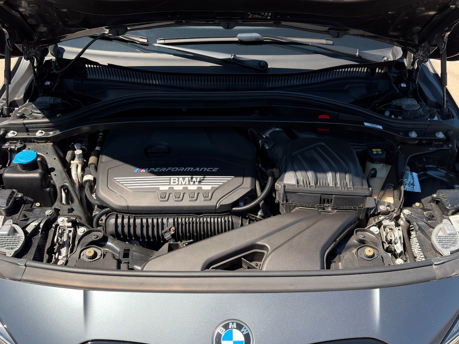 Fahrzeugabbildung BMW M135i xDrive Shadow Alcantara KZG CAM HiFi HuD