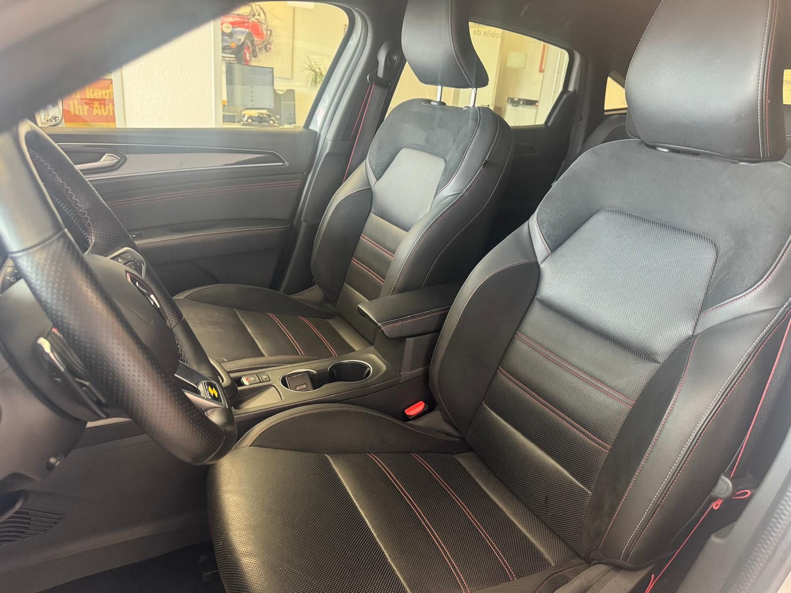 Fahrzeugabbildung Renault Arkana R.S. Line / WENIG KM/NAVI/KLIMA/BOSE