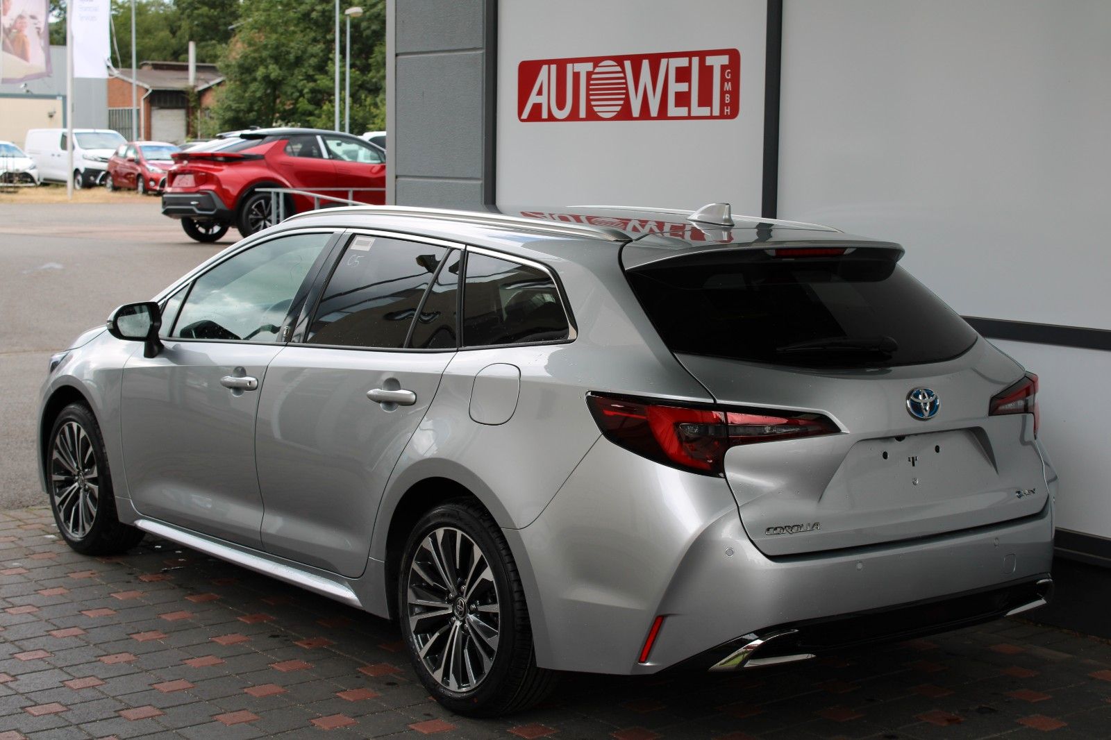 Fahrzeugabbildung Toyota Corolla TS 2.0 Hybrid + Technik-Paket