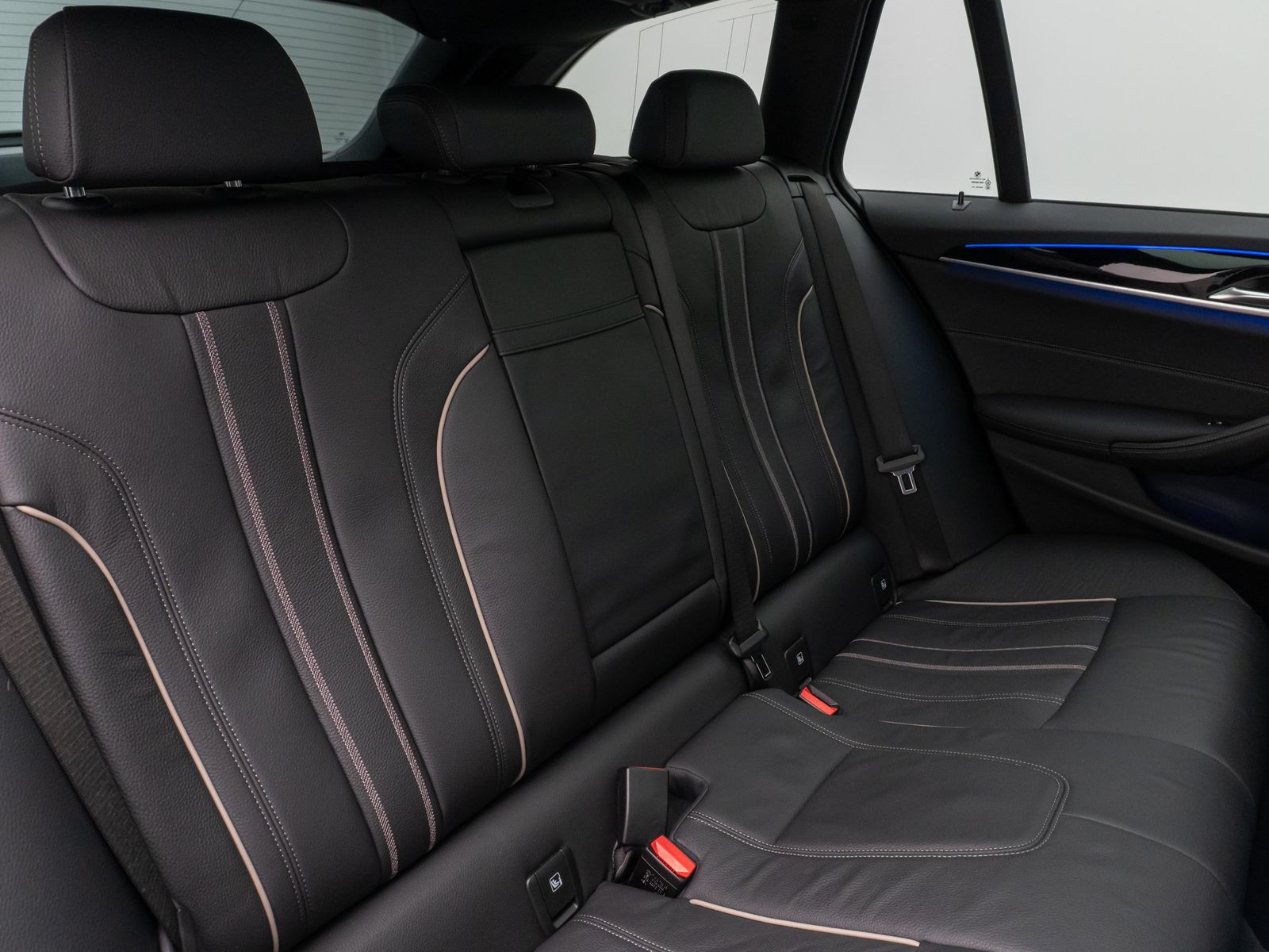 Fahrzeugabbildung BMW 540d xD M Sport Panoram Kamera Laser HUD DAB H/K