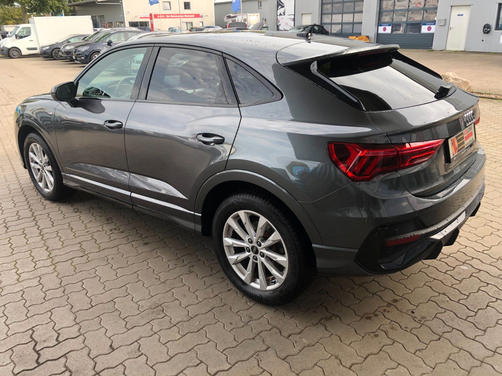 Fahrzeugabbildung Audi Q3 Sportback 35 TFSI S line
