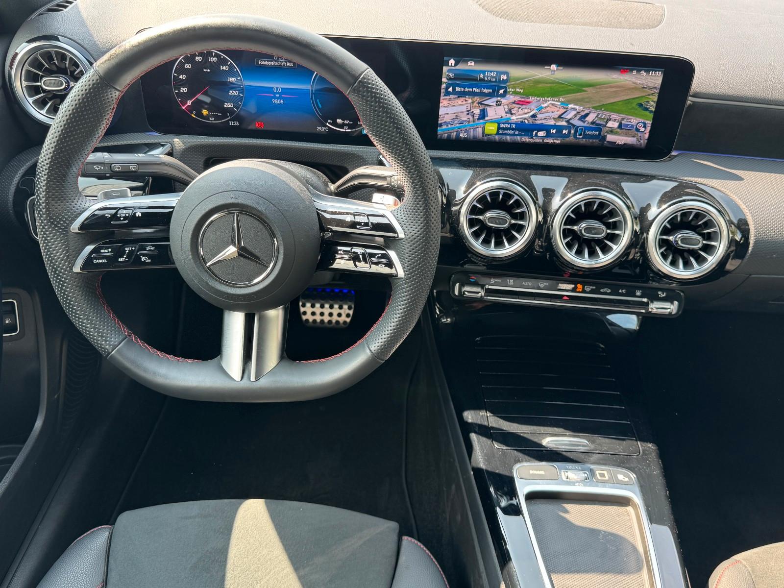Mercedes-Benz A 250 e AMG DCT WIDESCREEN LED KAMERA AMBIENTEBE