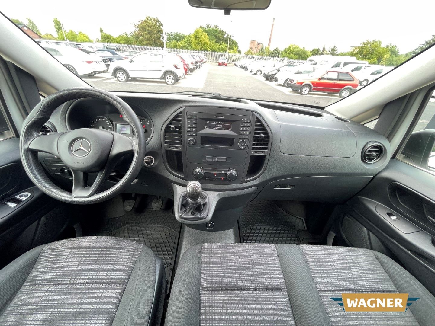Fahrzeugabbildung Mercedes-Benz Vito Tourer 111 CDI  9-Sitzer extralang BlueTEC