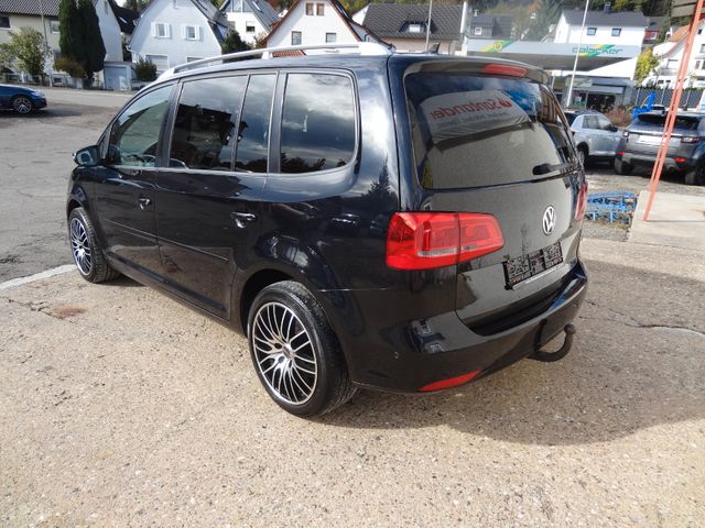 Fahrzeugabbildung Volkswagen Touran Cup/2.Hd/Xenon/StH/Pano/AHK