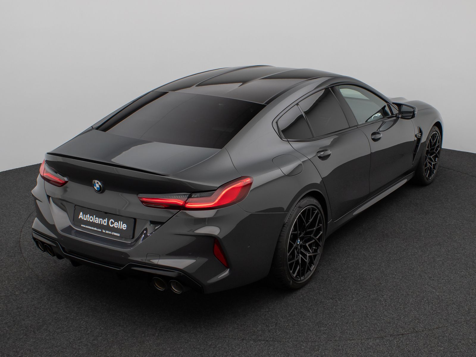Fahrzeugabbildung BMW M8 Competition xD Gran Coupé 360°Laser HUD B&W