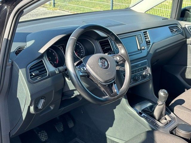 Golf Sportsvan Lounge AHK ALLWETTER XENON