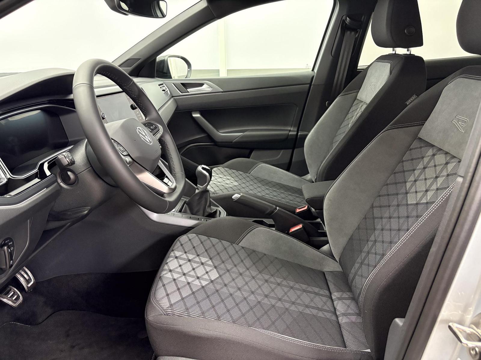 Volkswagen Taigo R-LINE SHZ BLACK PACK MATRIX ACC 1.0 TS..., миниатюра 11
