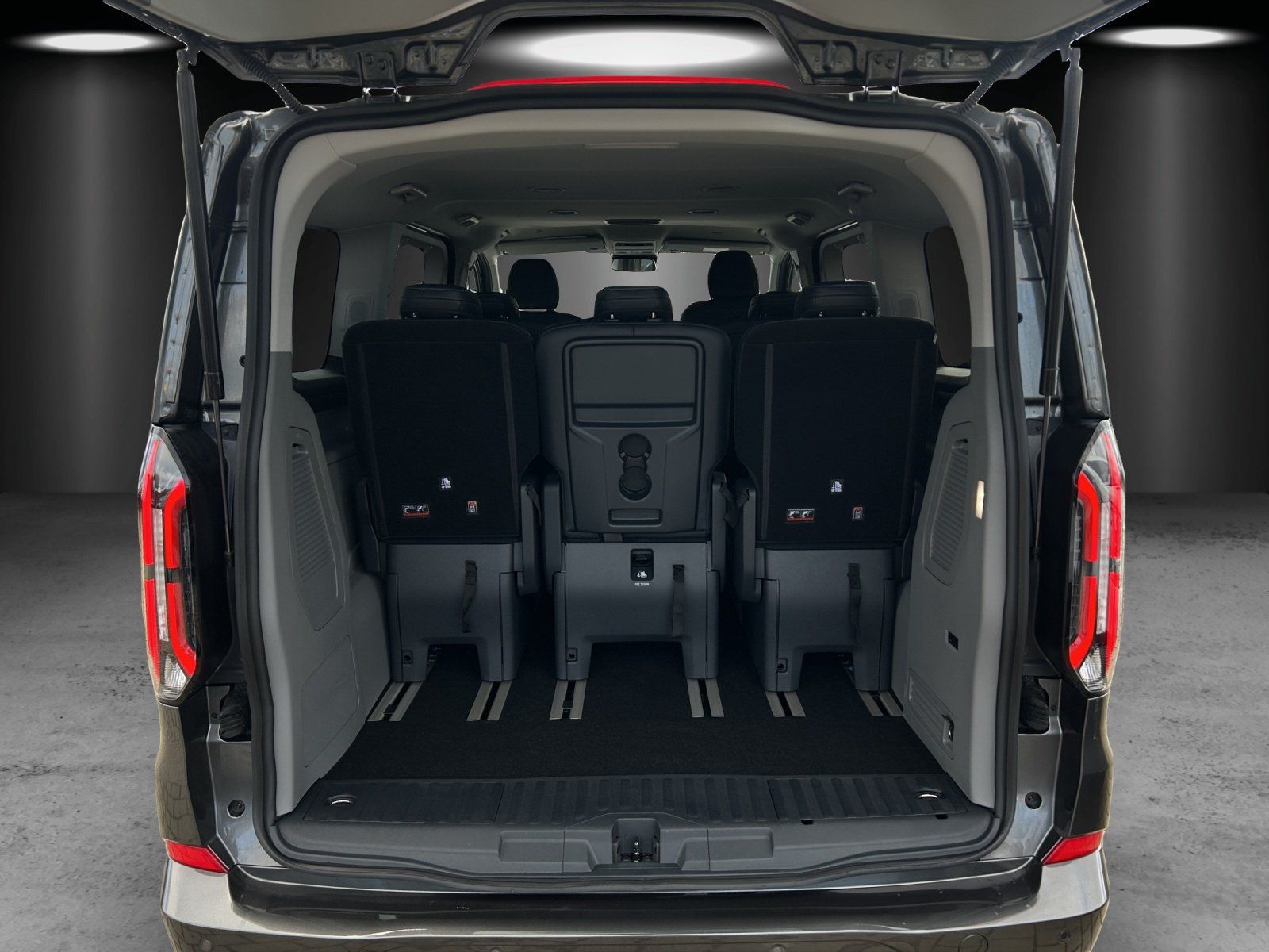 Fahrzeugabbildung Ford Tourneo Custom Sport L1  FGS 3.-5 Jahr