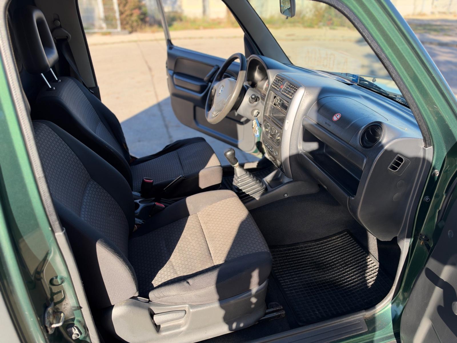 Suzuki Jimny 2011 — photo 14