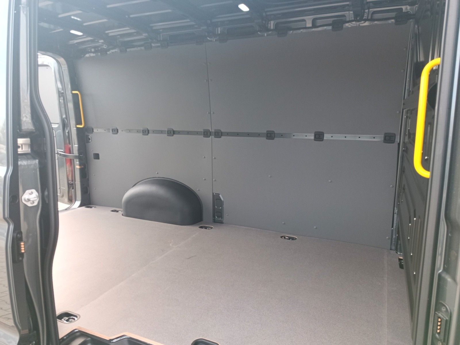 Fahrzeugabbildung Volkswagen Crafter 35 TDI *AHZV*SHZ*RFK*GRA*APP