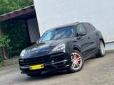 Porsche Cayenne-Panor-Led-20Zoll-Keyless-Bose-Sitzbel - Porsche aus 2021