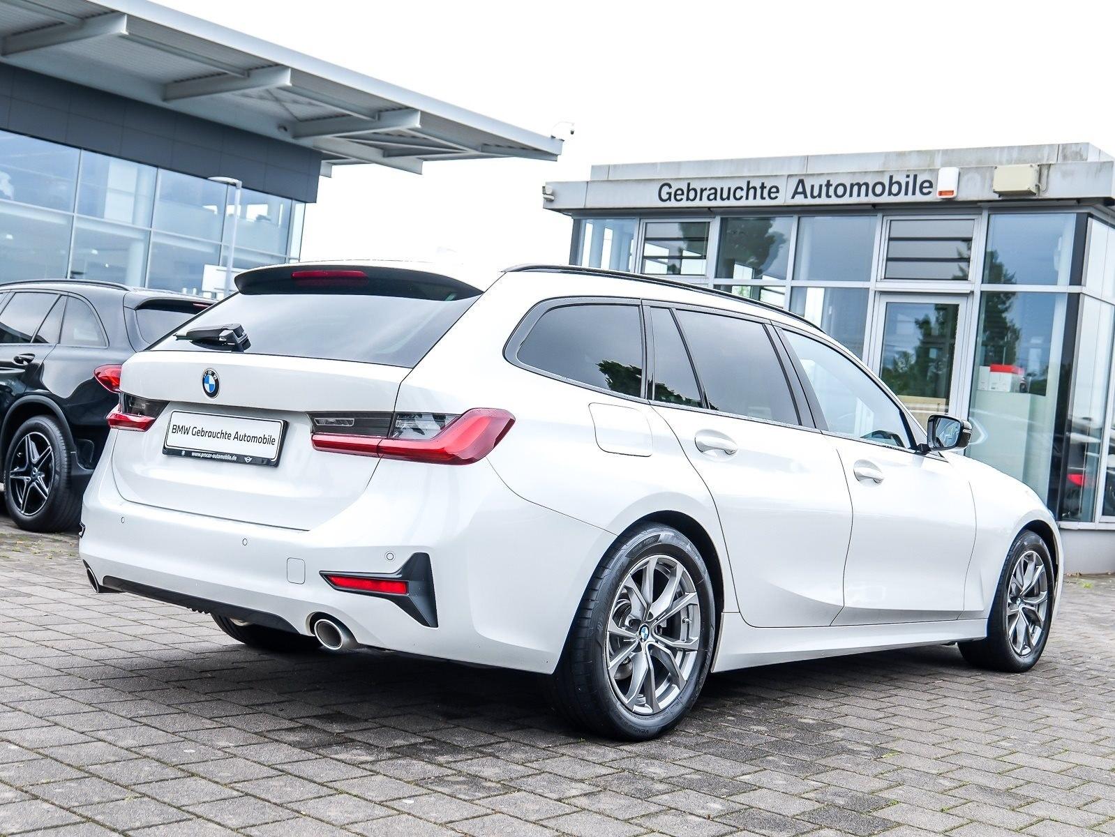 BMW 318d Sport Line PANO ACC AHK NAVI LED PDC V+H DA