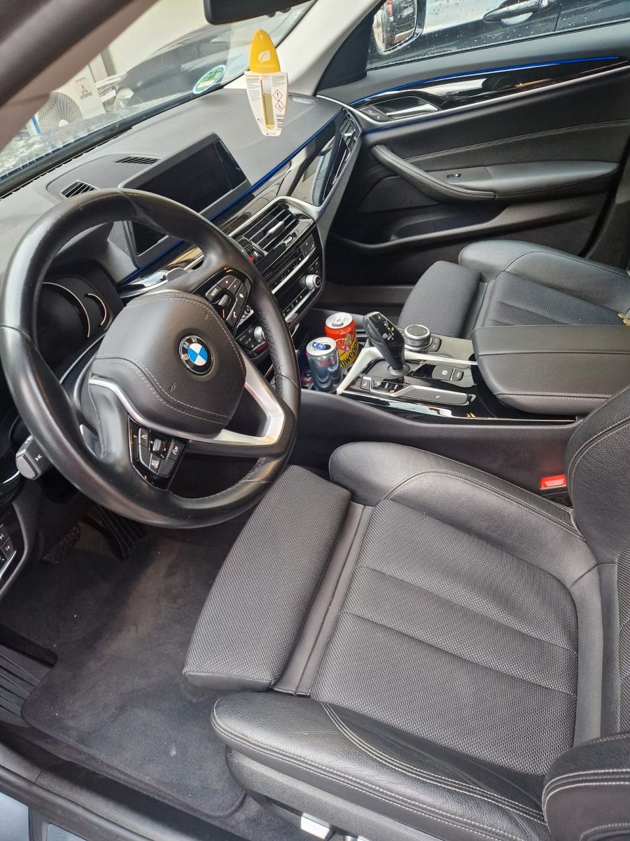 BMW 520 d Sport Line mit Lenkradschaltwippen