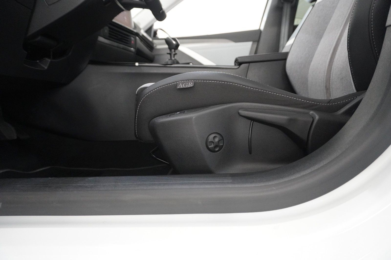 Fahrzeugabbildung Opel Astra L ST 1.5D ELEGANCE NAVI/LED/KAMERA/SH/DAB+