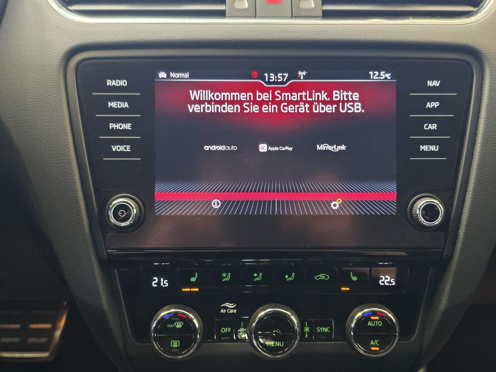 Fahrzeugabbildung SKODA Octavia 2.0 TDI RS 4x4 /1.Hd/LED/Navi/CarPlay