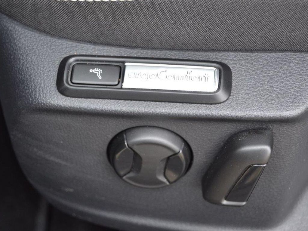 Passat Variant 1.5 TSI Business LED/NAVI+VZE+RFK