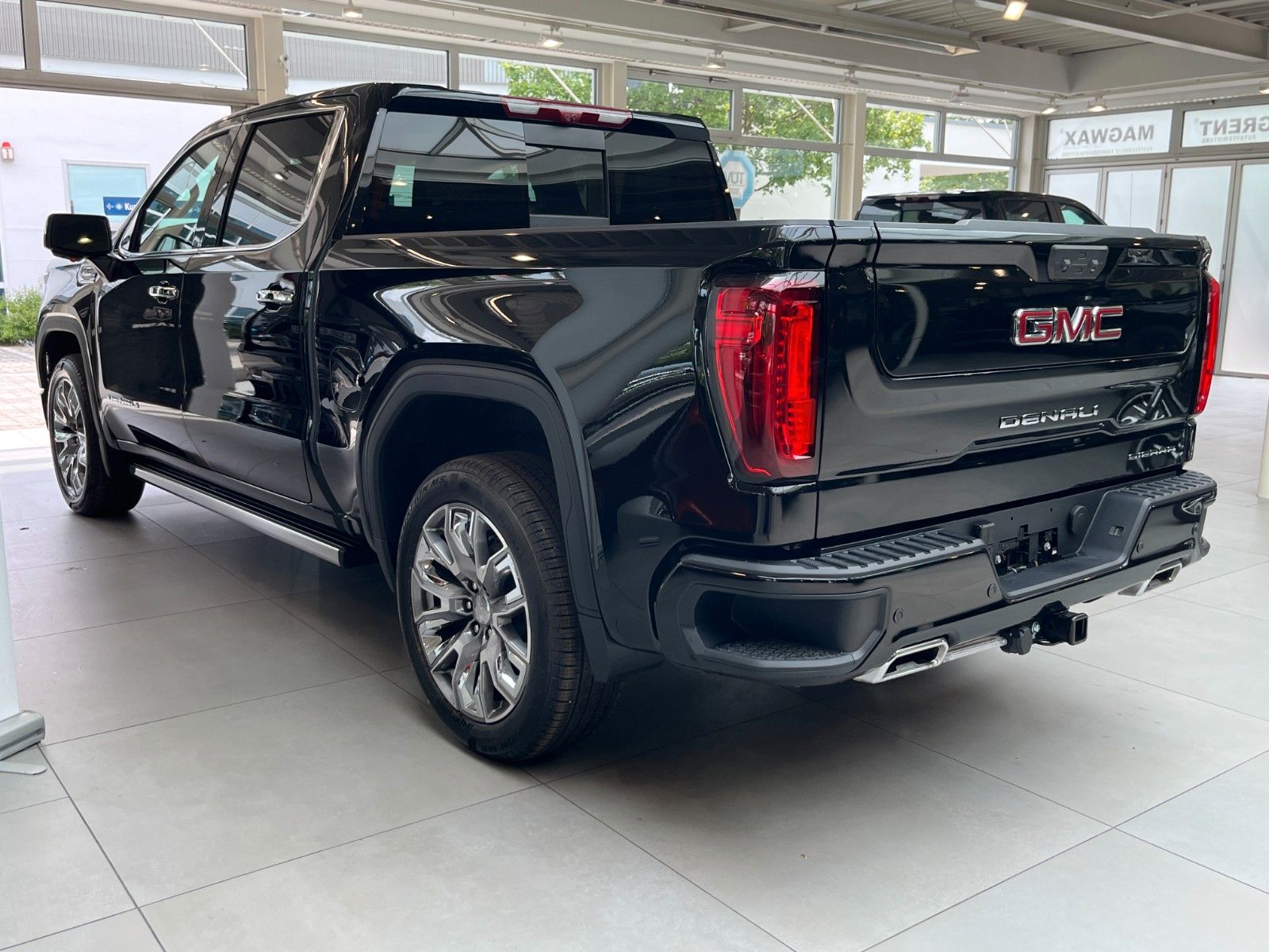 Fahrzeugabbildung GMC Sierra 1500 Denali 6.2 LPG*HeadUp*360°