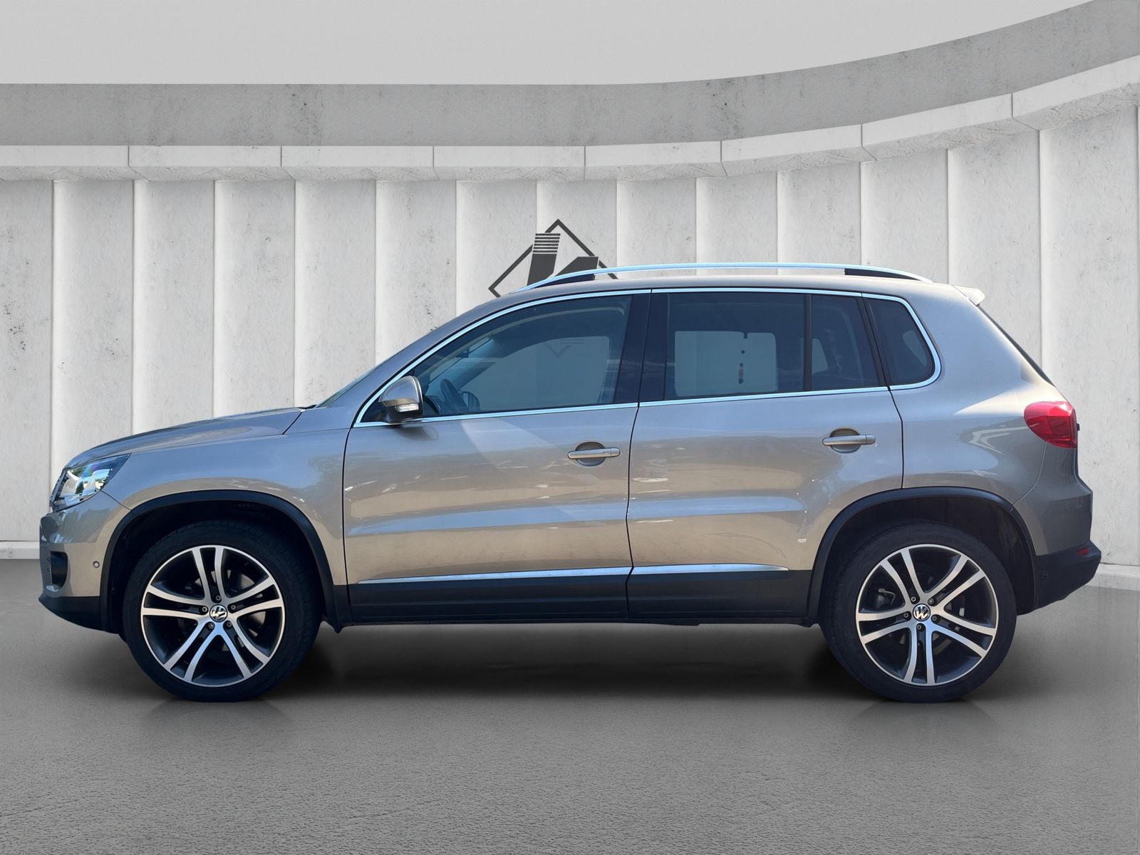 Fahrzeugabbildung Volkswagen Tiguan Sport & Style**4Motion**DSG**Leder**TOP**