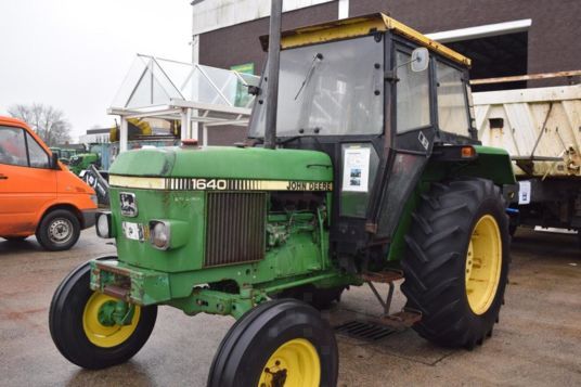 John Deere 1640