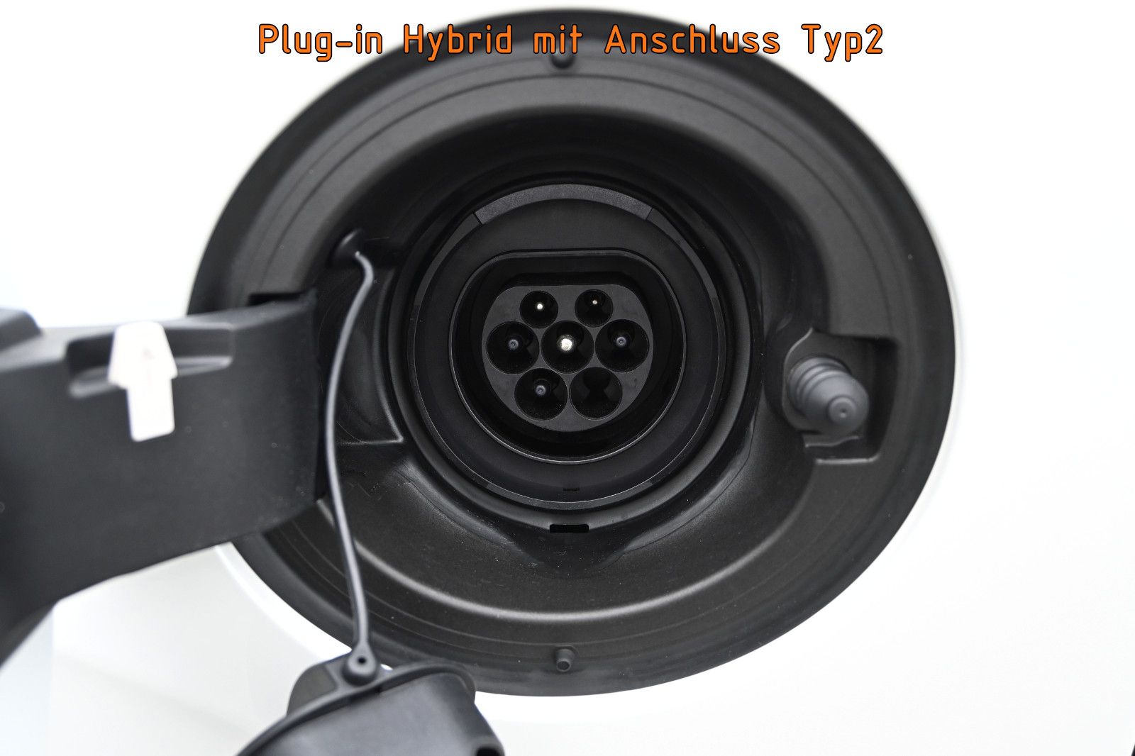 Fahrzeugabbildung Volvo XC90 T8 AWD Re Ultimate Bright °B&W°FOUR-C°VOLL!