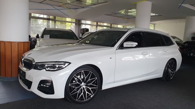 BMW 320 i M Sport/ACC/AHK/HiFi/LED/RFK/Spur/Tot/19"