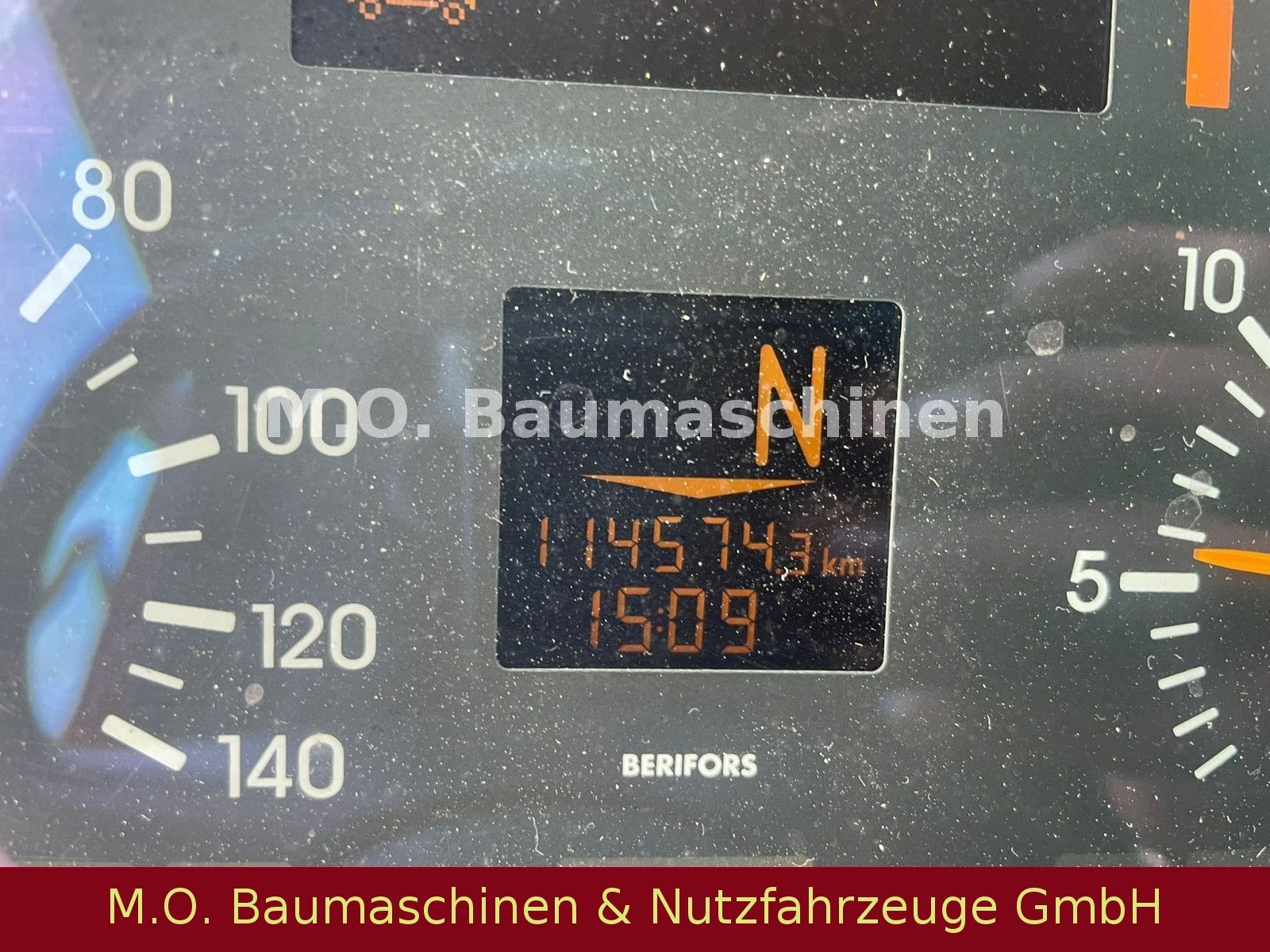 Fahrzeugabbildung Mercedes-Benz Actros 2640 / 6-Zyl. / 3-Achser  / Saugwagen