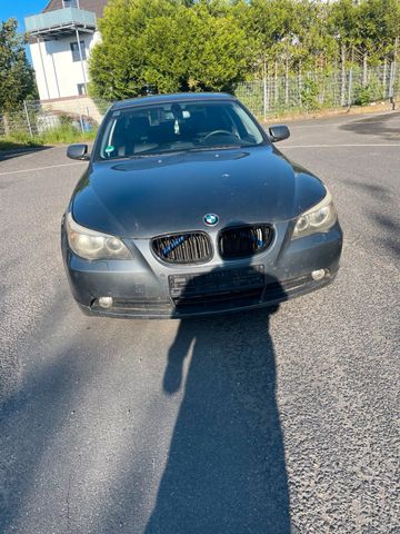 BMW e60 523i