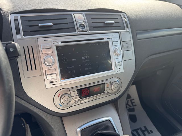 Ford Kuga  2,0 TDCi 4×4 103kW Titanium