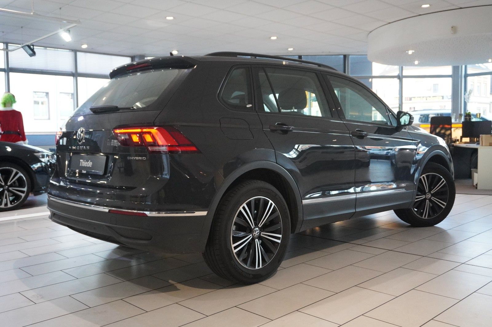 Fahrzeugabbildung Volkswagen Tiguan Life 1.4 e-HYBRID NAVI/LED/KAMERA/SH/VIRT