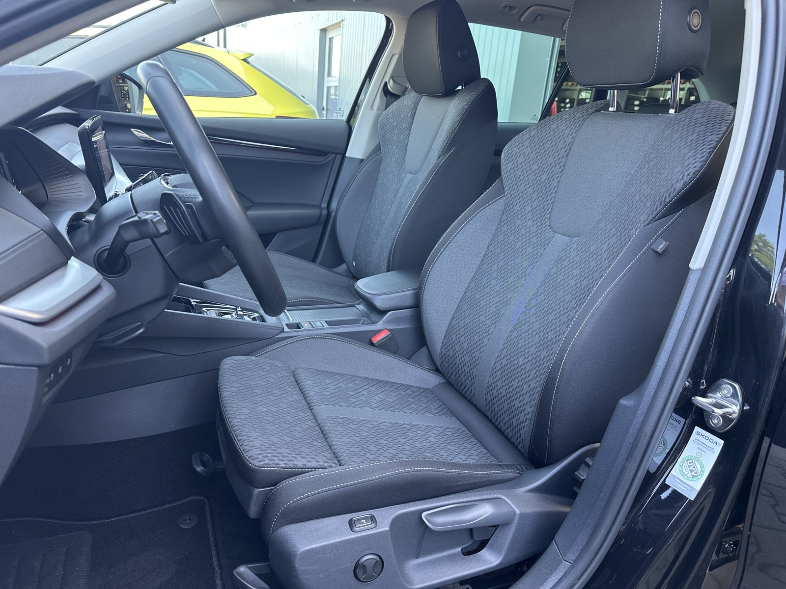 Fahrzeugabbildung SKODA Octavia Combi Clever 4x4 NAV+LED+ACC+HEAD-UP+VC