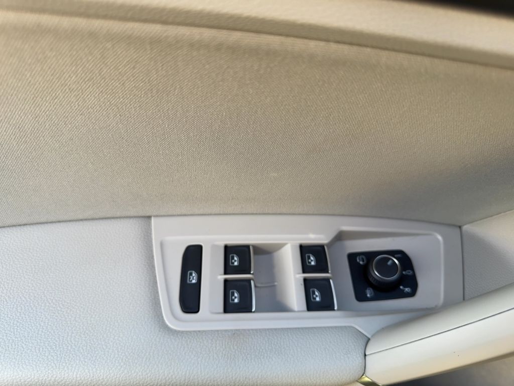 Fahrzeugabbildung Volkswagen Tiguan Allspace Highline 4Motion AHK Schwenkbar