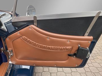 Morgan Plus 4 Roadster 2.0*Leder Sports Blue*mtl. 399€*