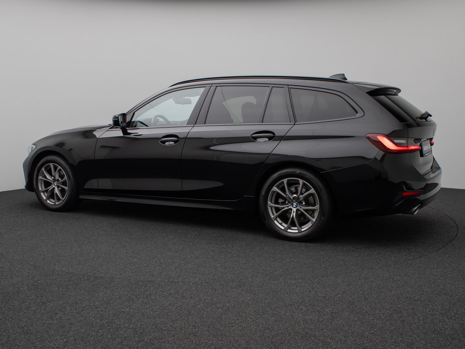 Fahrzeugabbildung BMW 320d Sport Line Panorama Laser HUD DAB HiFi AHK