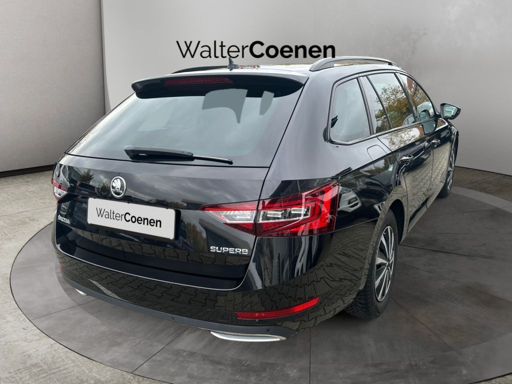 SKODA Superb Combi 1.4 TSI ACT SportLine ACC b. Front SKODA Superb Combi 1.4 TSI ACT SportLine ACC b. Front