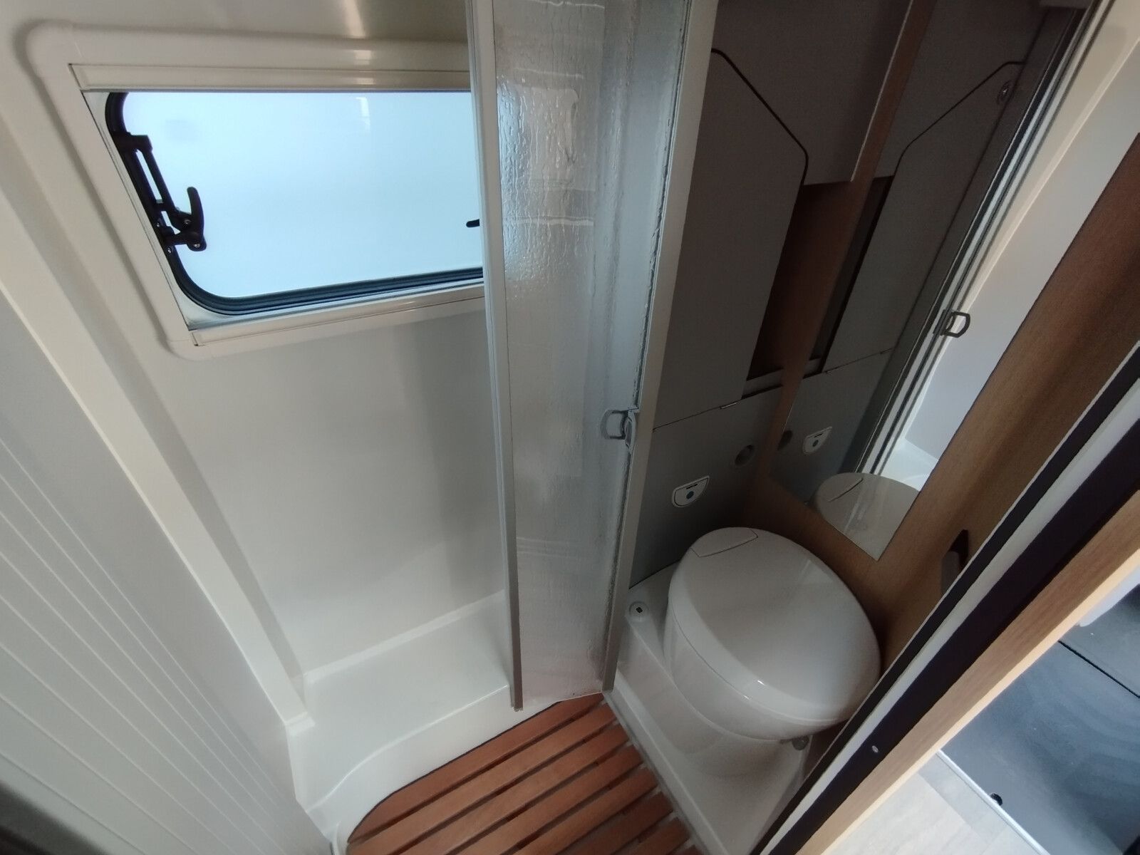 Fahrzeugabbildung Karmann Dexter 570 4x4
